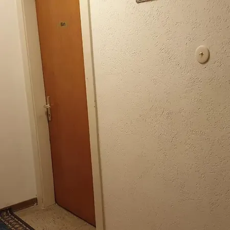 53518 Apartment *